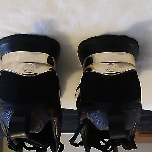 LV Run away Sneakers They are Size 7 in Men's. Black/Gold . Also part Suede. - Picture 2 of 4